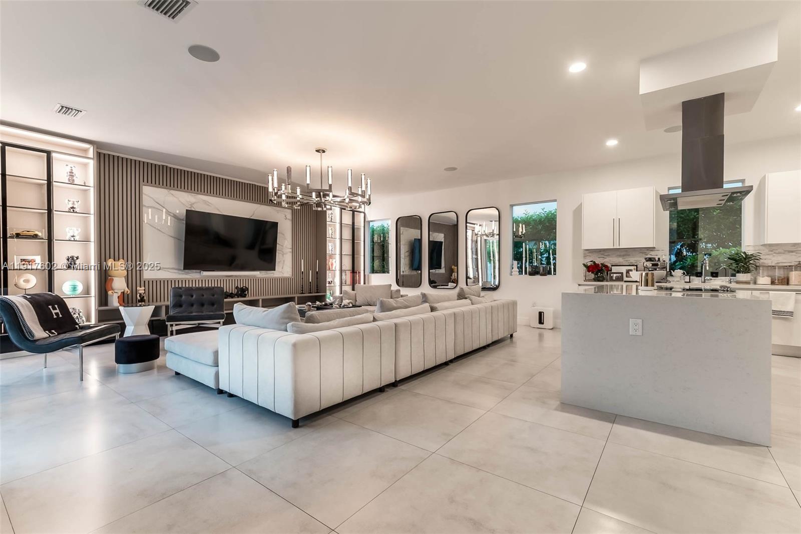 DORAL COMMONS RESIDENTIAL - Residential Lease