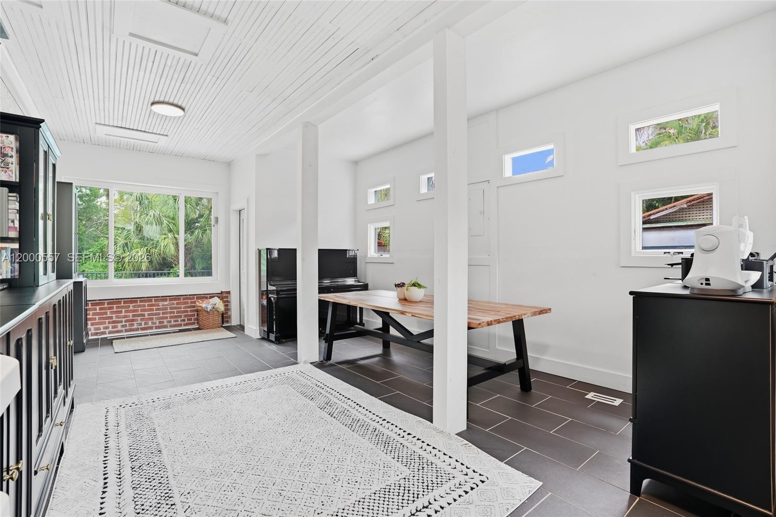 VALENCIA TERRACE - Residential