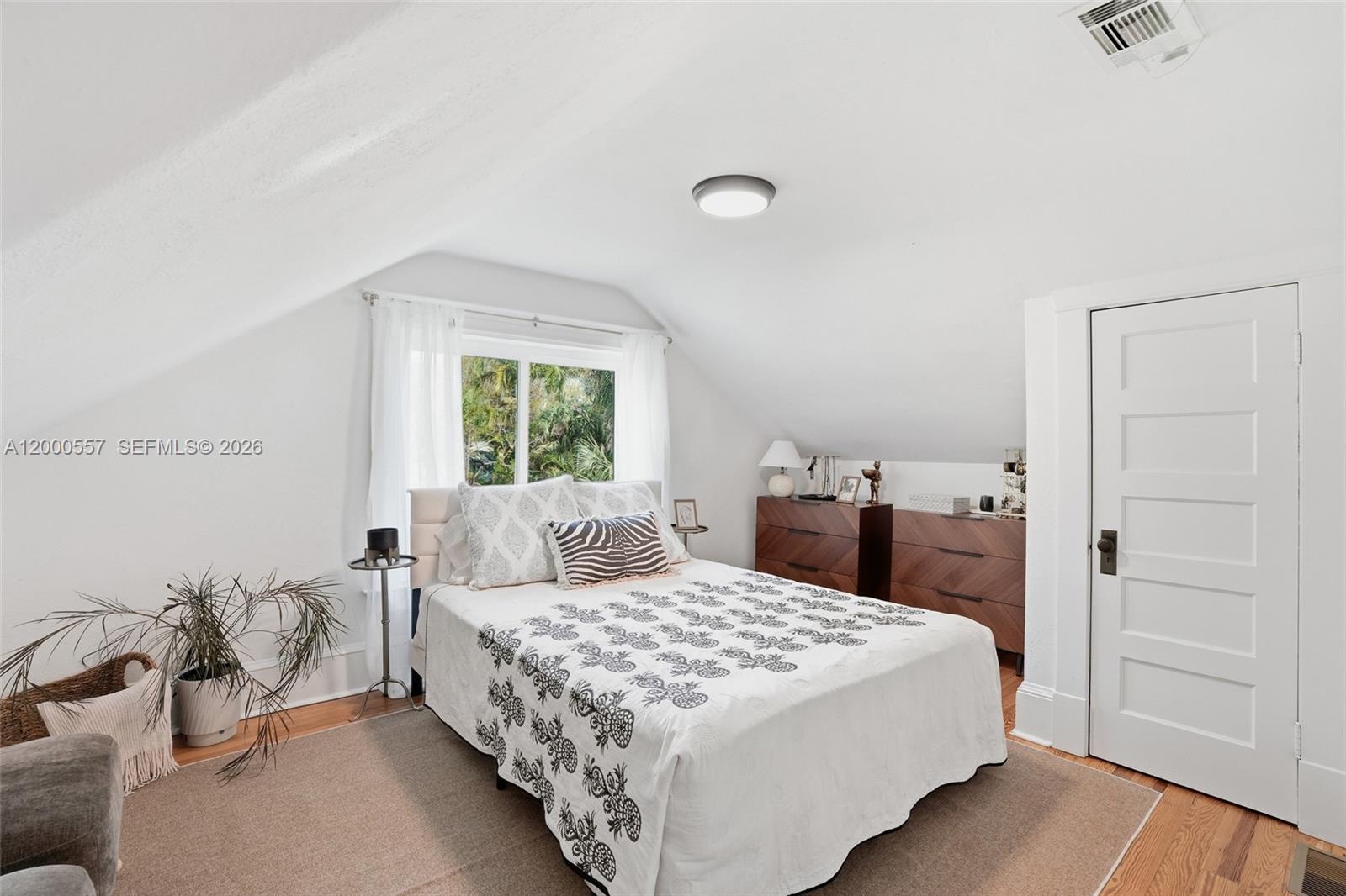 VALENCIA TERRACE - Residential