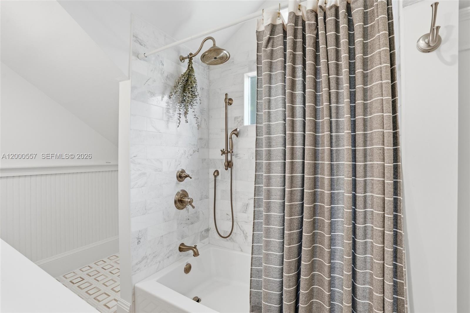 VALENCIA TERRACE - Residential