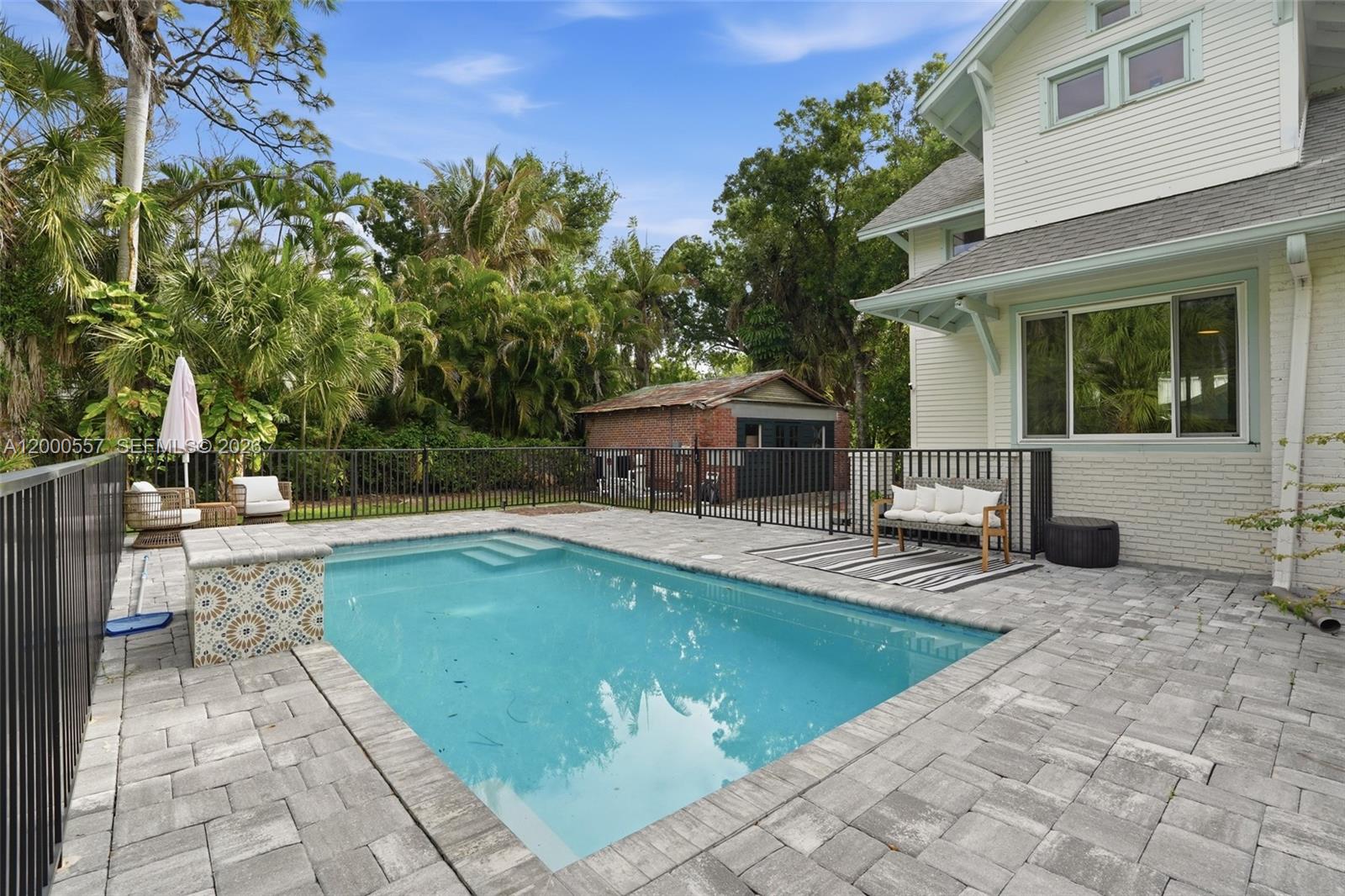 VALENCIA TERRACE - Residential