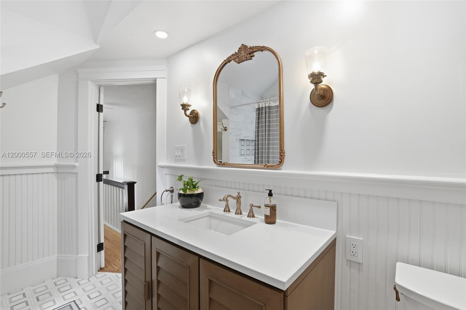 VALENCIA TERRACE - Residential