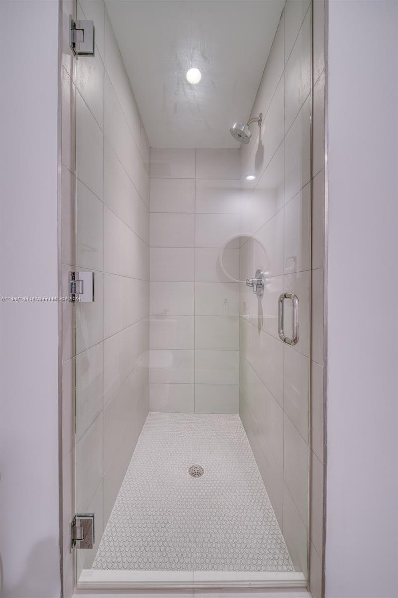 BISCAYNE BEACH CONDO - Residential