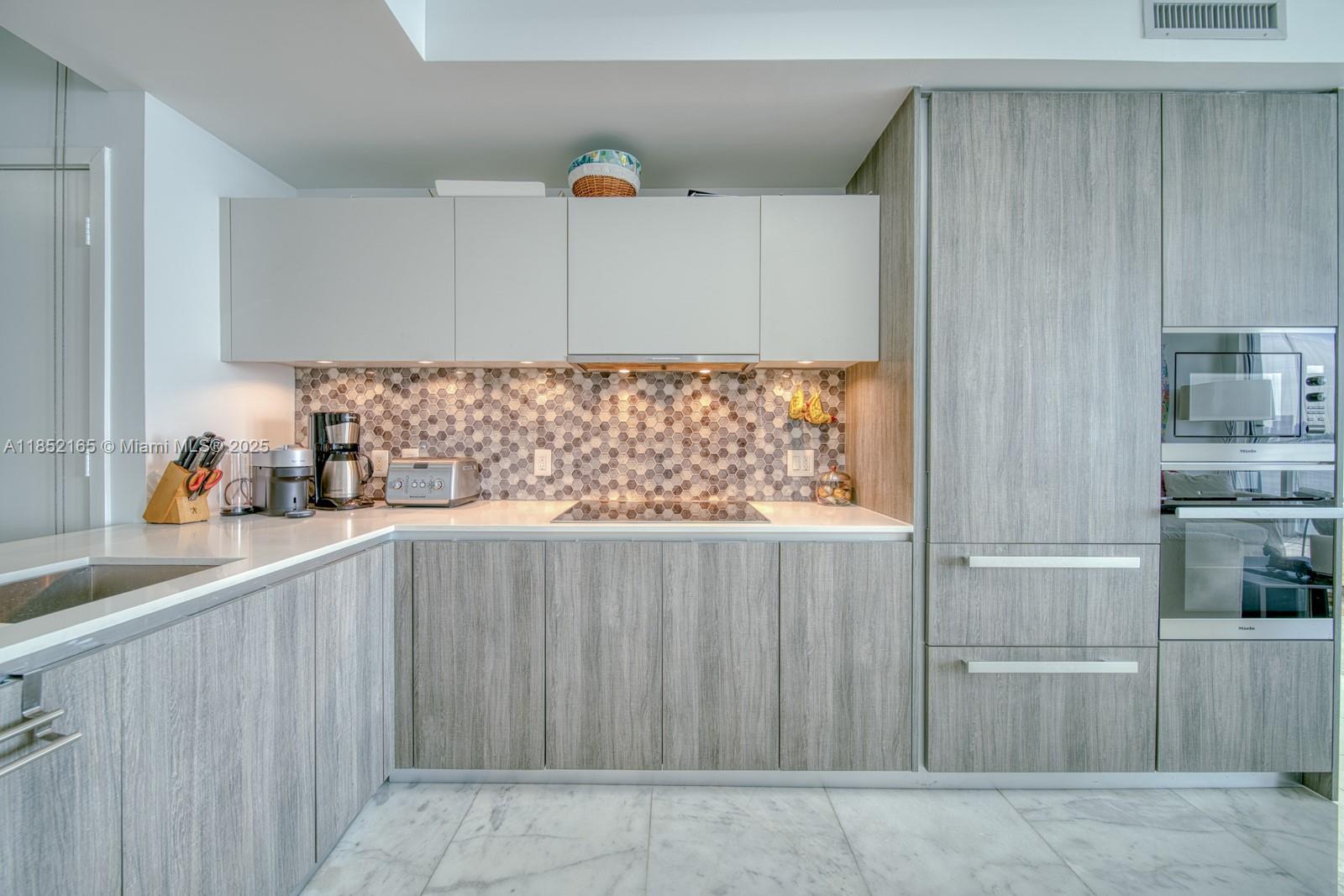 BISCAYNE BEACH CONDO - Residential