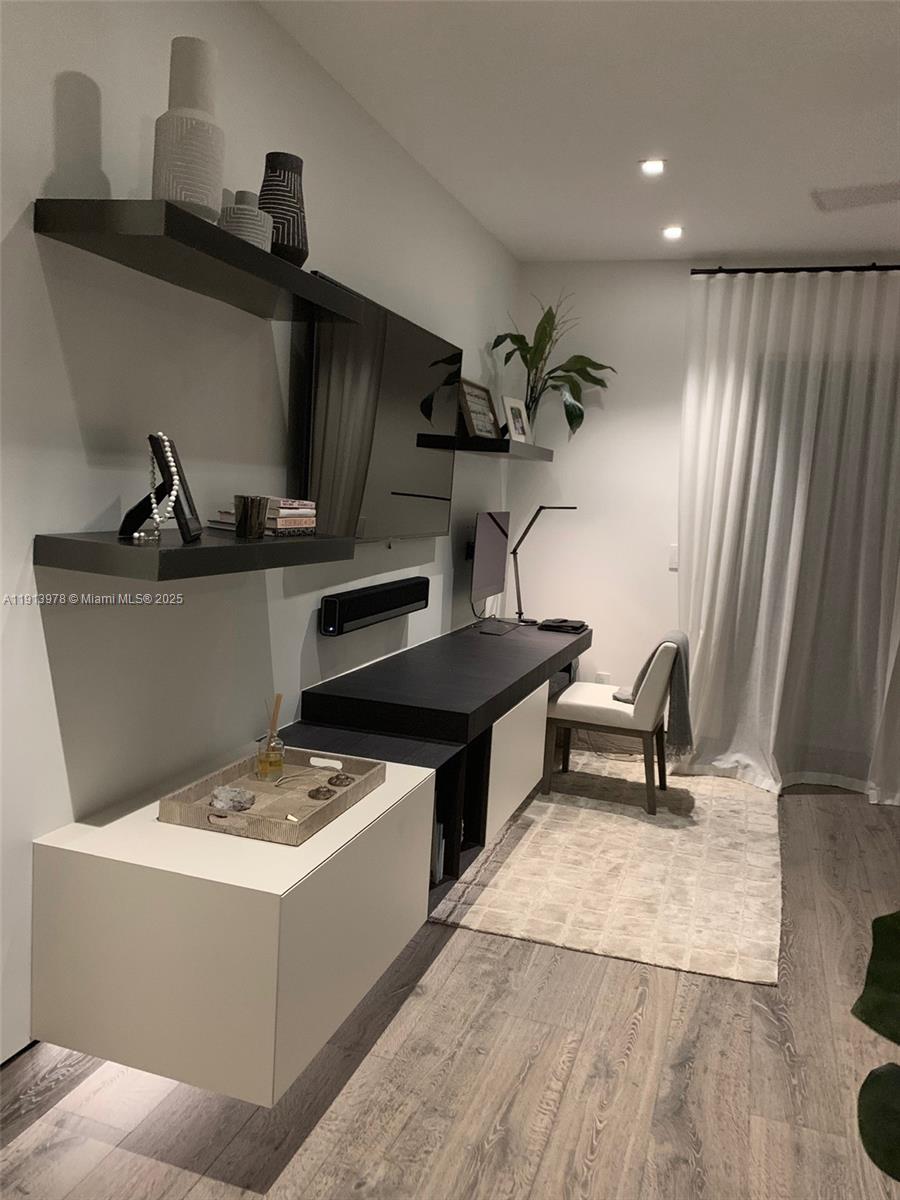 STEELE PARK SUB - Residential Lease