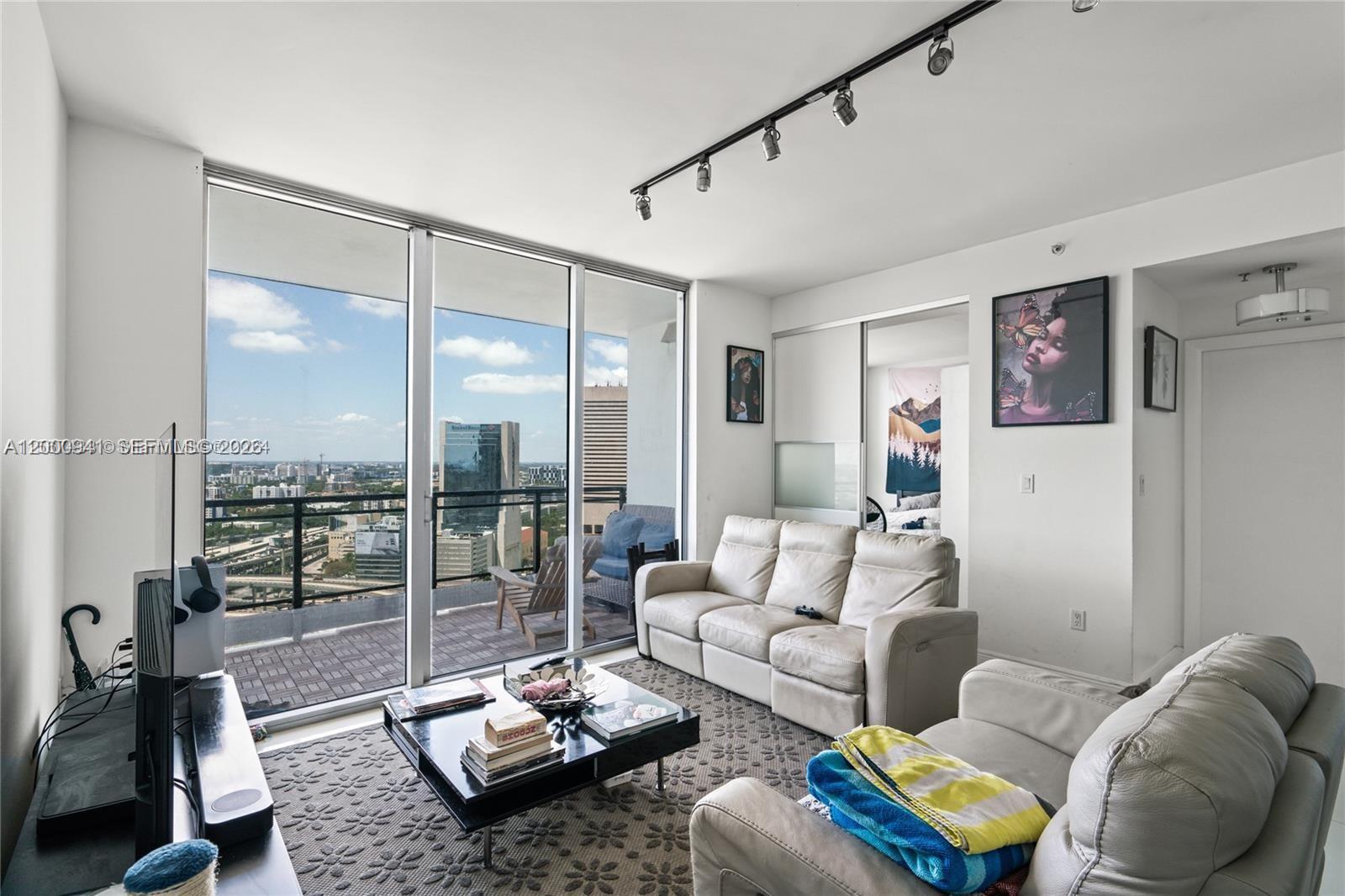 IVY CONDO - Residential Lease