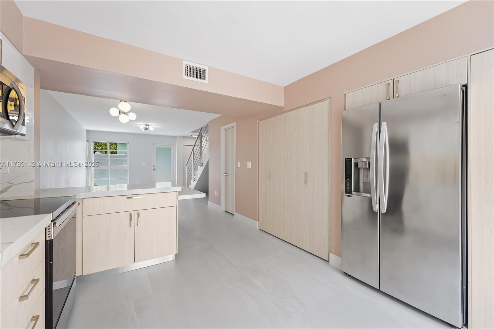 619 Michigan Ave 4