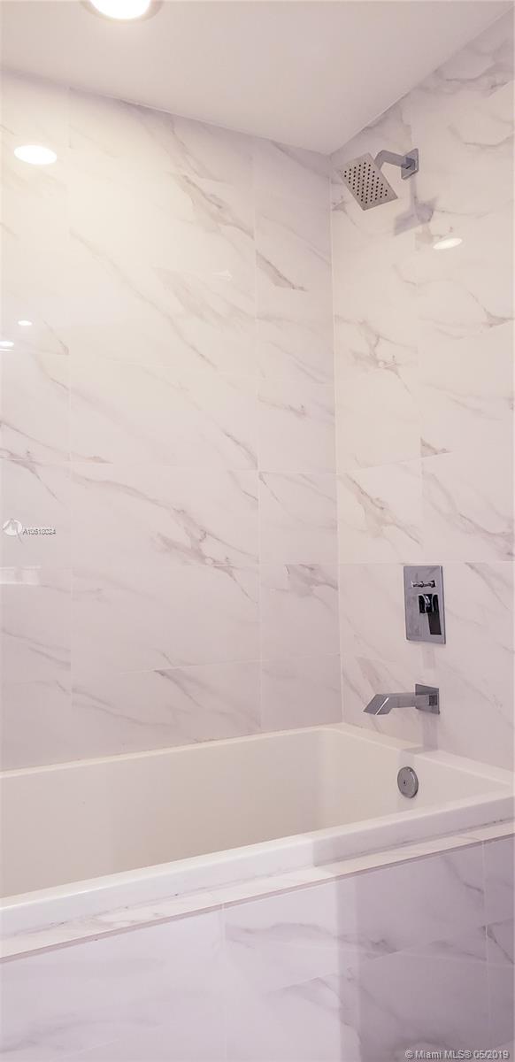 SLS LUX BRICKELL - Residential Lease