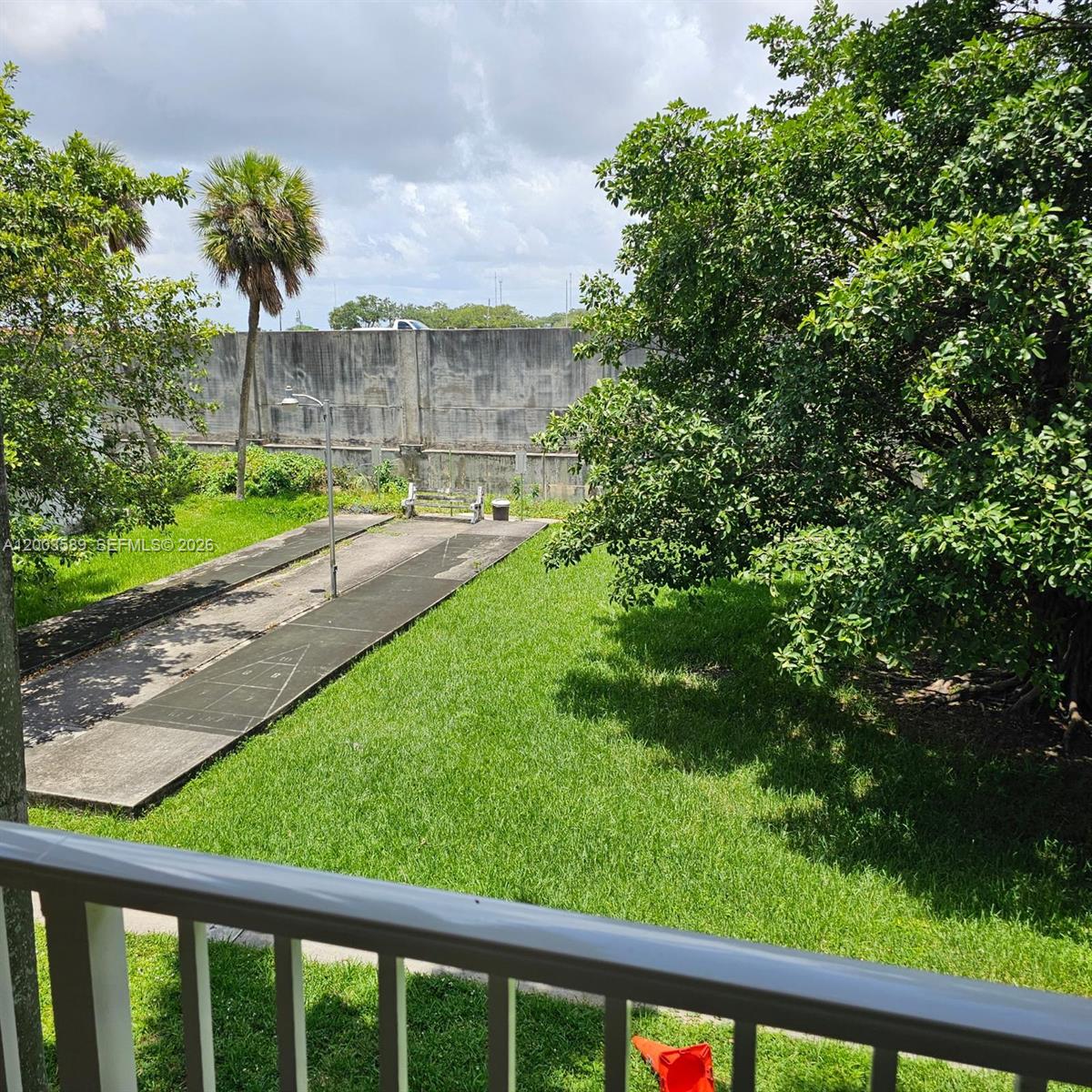 PARK SIDE MANOR B CONDO I - Residential