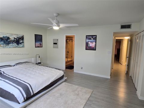 Tiny photo for 295 Jacaranda Dr #20, Plantation, FL 33324 (MLS # A12009536)