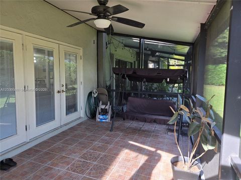 Tiny photo for 295 Jacaranda Dr #20, Plantation, FL 33324 (MLS # A12009536)