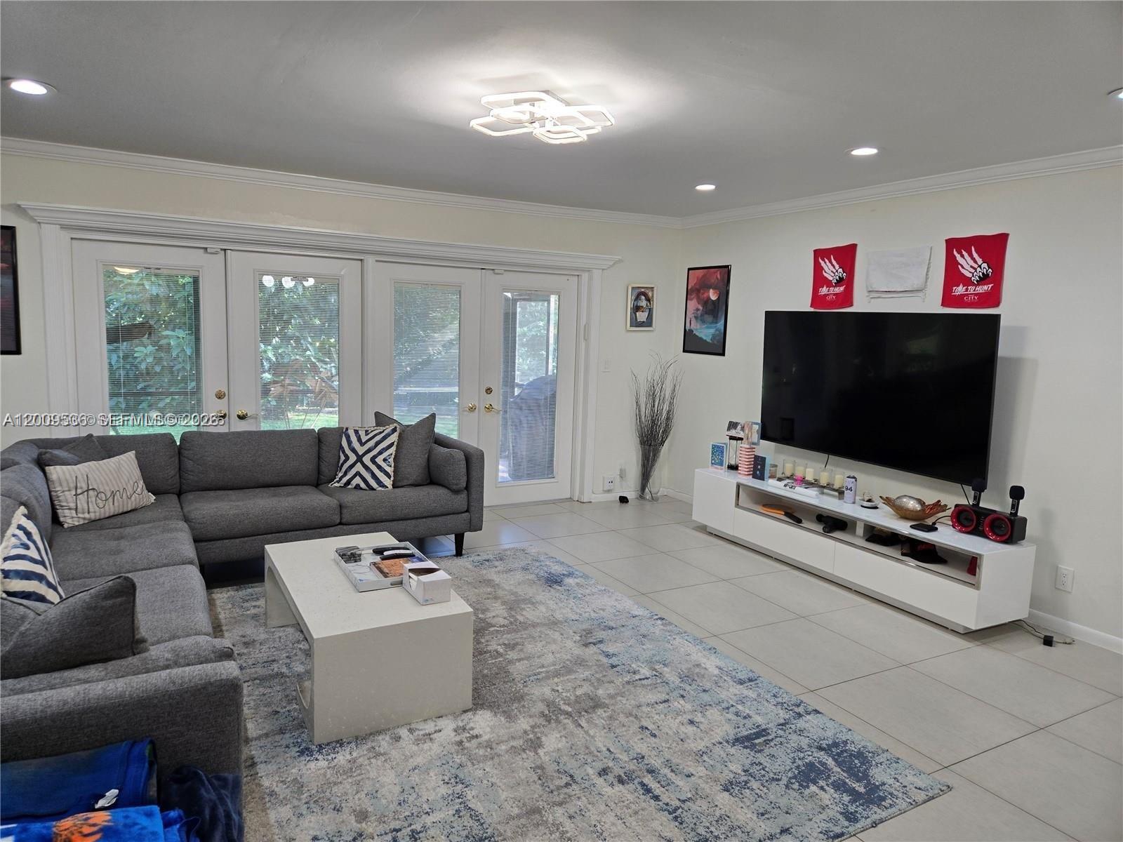 LAS HACIENDAS TOWNHOUSE C - Residential