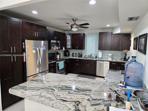 Tiny photo for 295 Jacaranda Dr #20, Plantation, FL 33324 (MLS # A12009536)