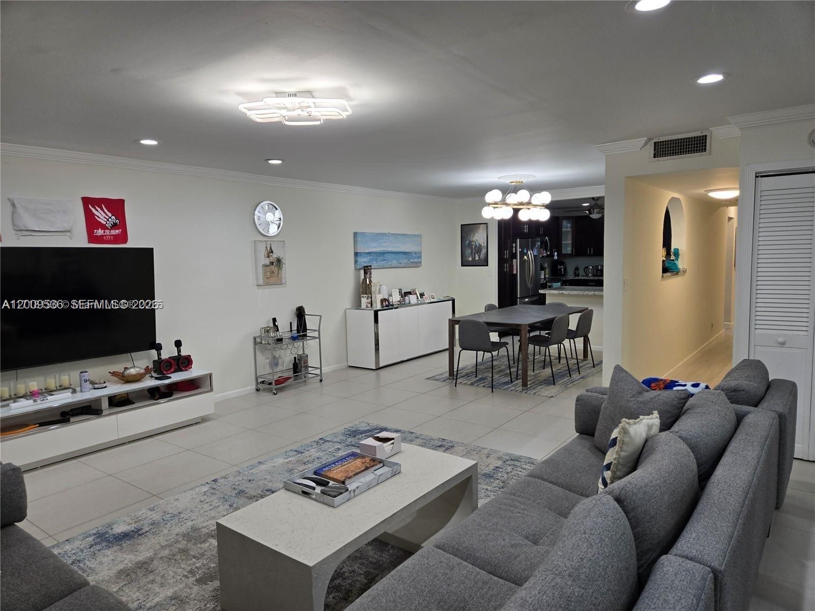 LAS HACIENDAS TOWNHOUSE C - Residential