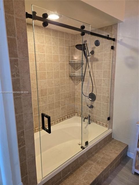 Tiny photo for 295 Jacaranda Dr #20, Plantation, FL 33324 (MLS # A12009536)