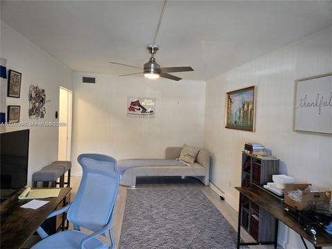 Tiny photo for 295 Jacaranda Dr #20, Plantation, FL 33324 (MLS # A12009536)