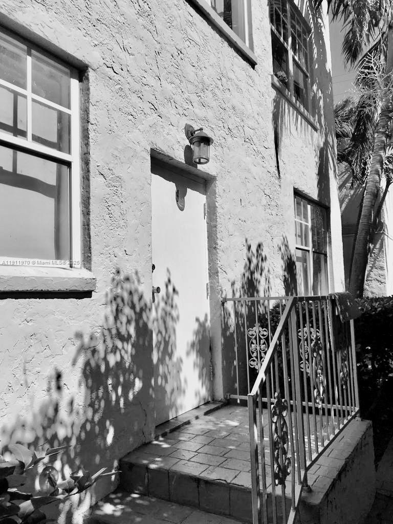 VILLA VENETO CONDO - Residential Lease