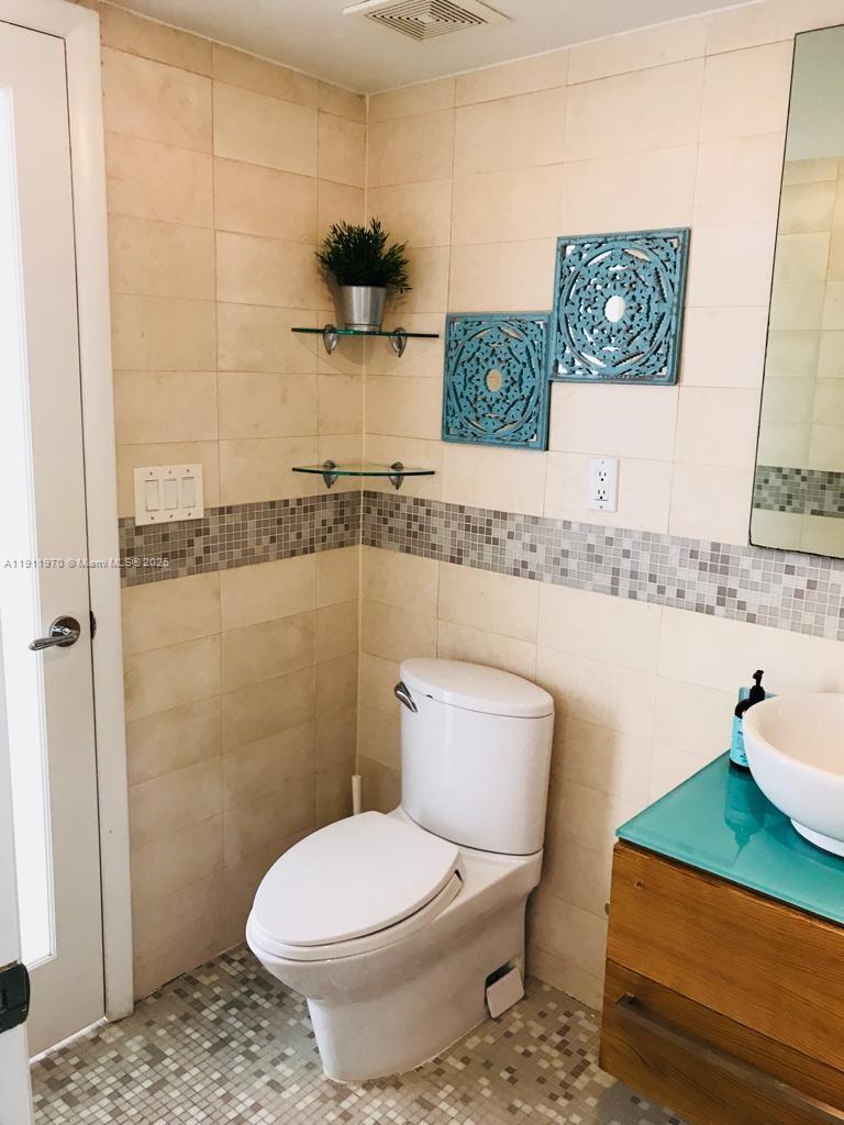 VILLA VENETO CONDO - Residential Lease