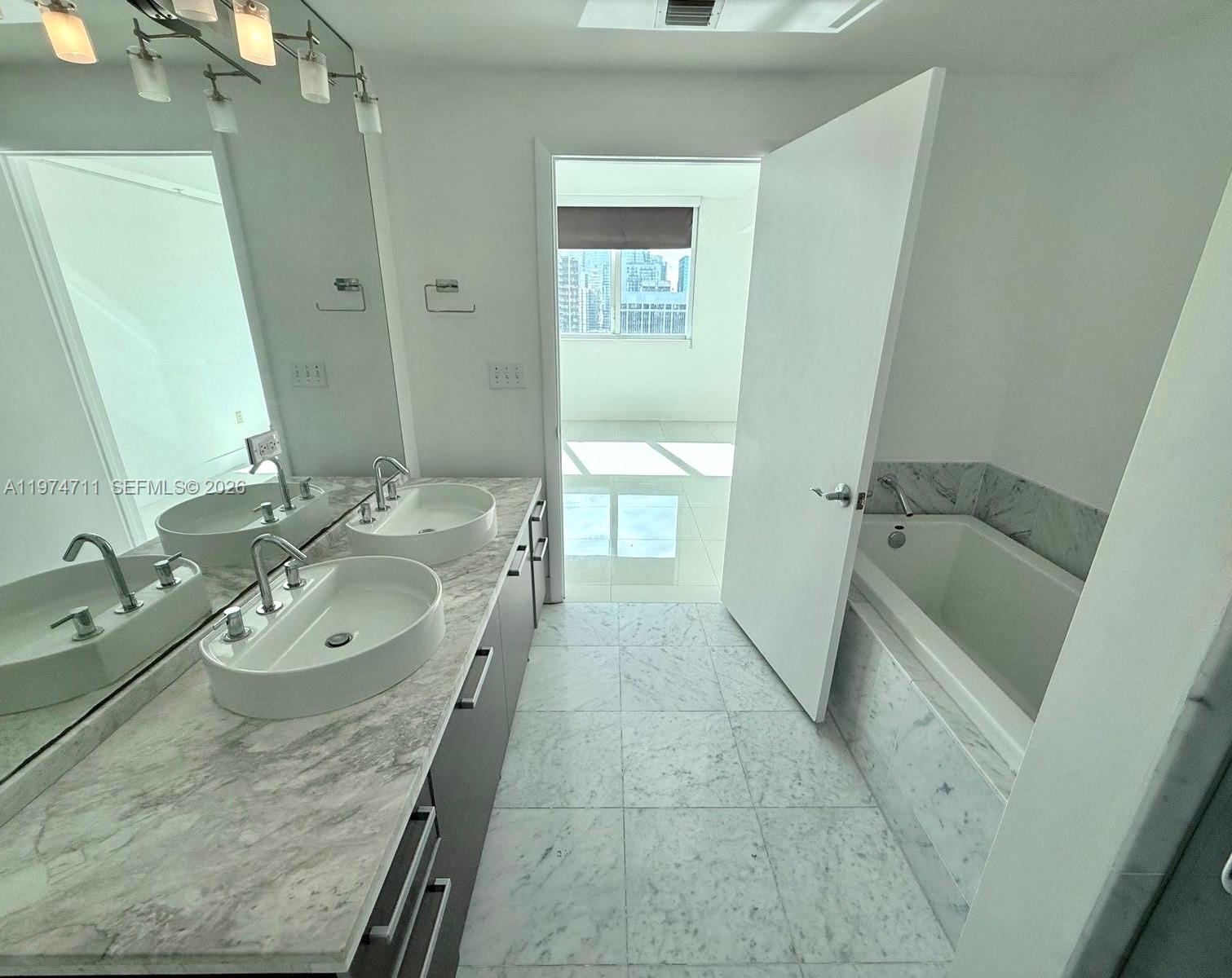 VIZCAYNE NORTH CONDO - Residential Lease