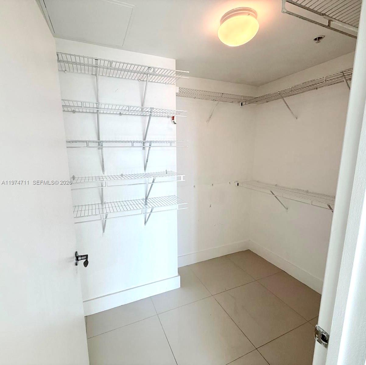 VIZCAYNE NORTH CONDO - Residential Lease