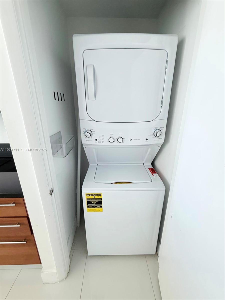 VIZCAYNE NORTH CONDO - Residential Lease