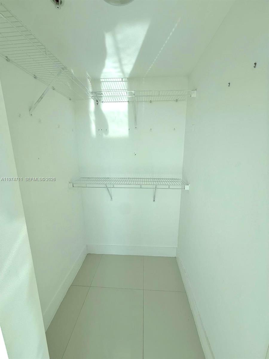 VIZCAYNE NORTH CONDO - Residential Lease