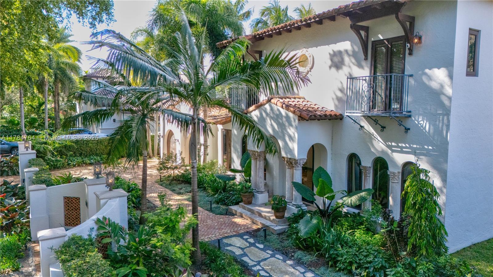 1511 Alegriano Ave