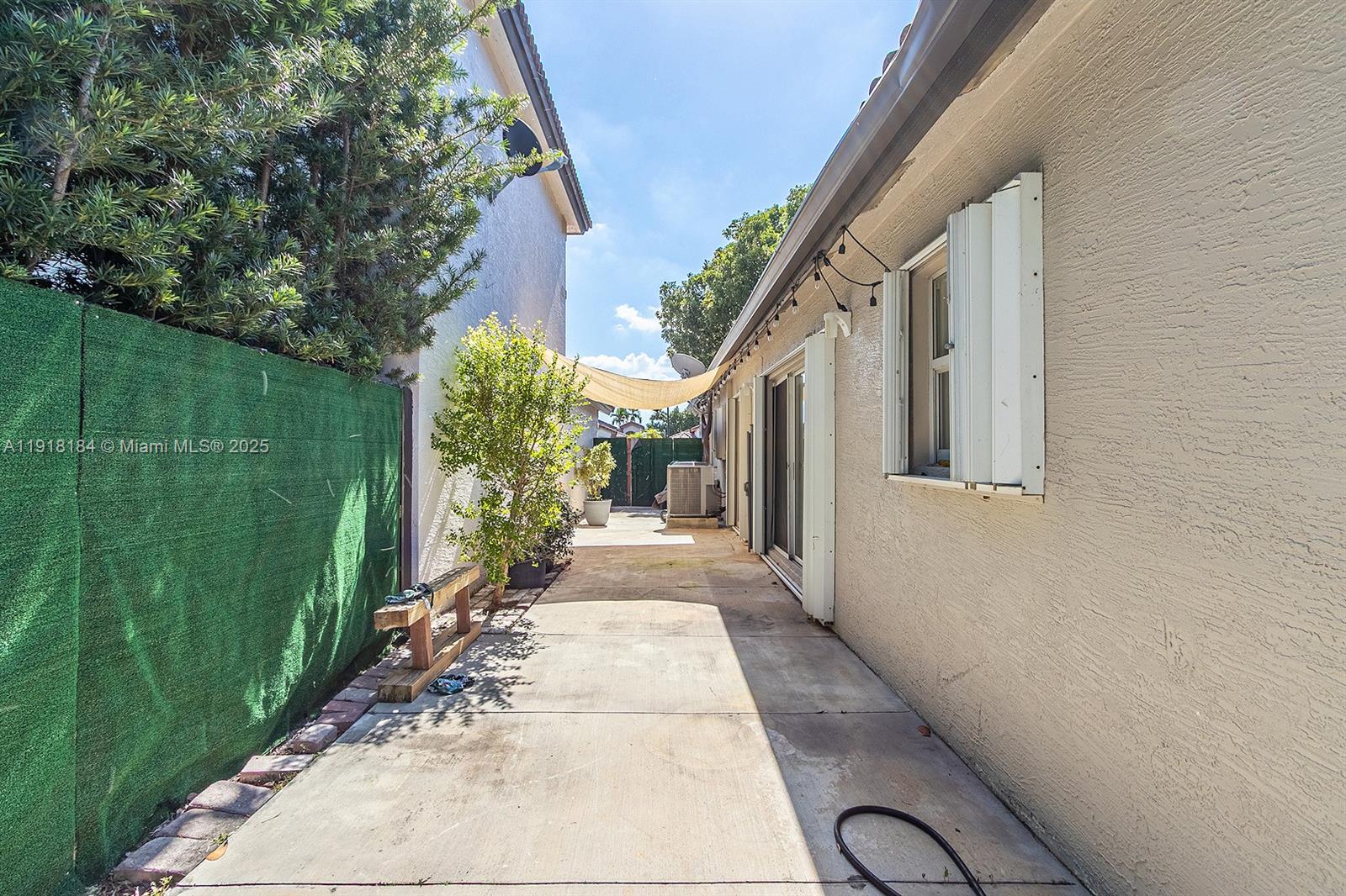 FOUR LAKES SEC 7 - Residential Lease