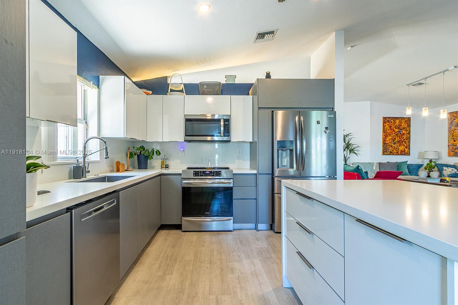 FOUR LAKES SEC 7 - Residential Lease