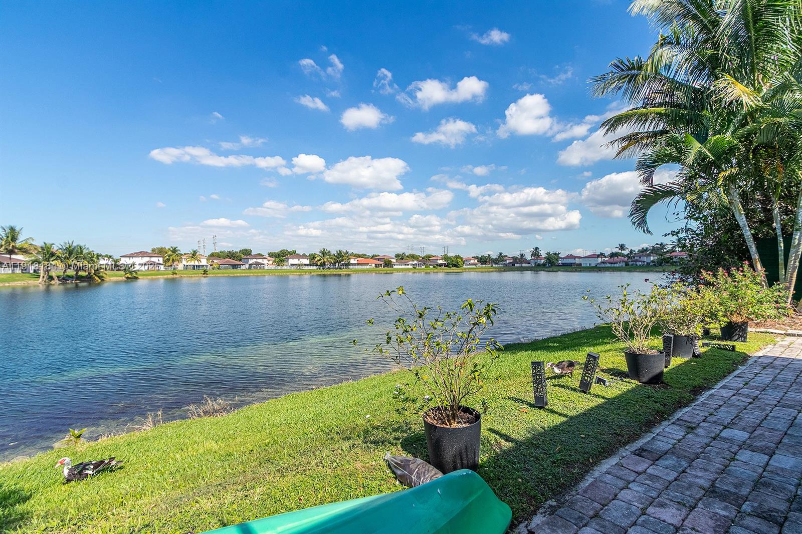 FOUR LAKES SEC 7 - Residential Lease