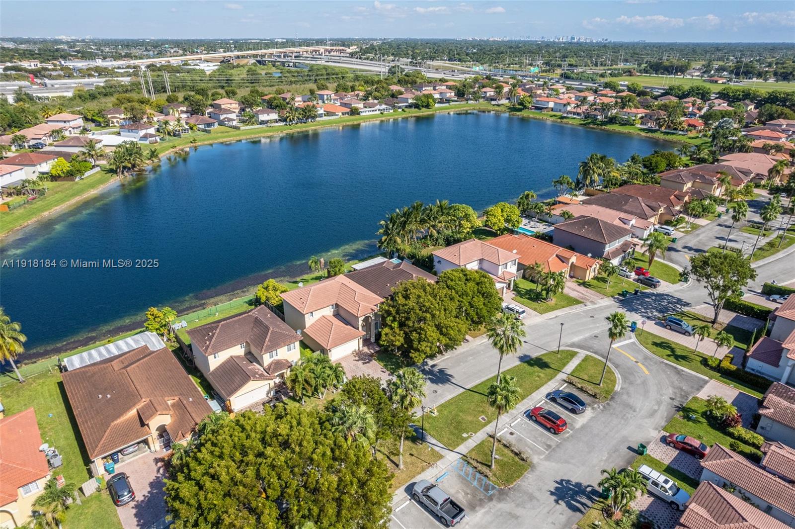 FOUR LAKES SEC 7 - Residential Lease