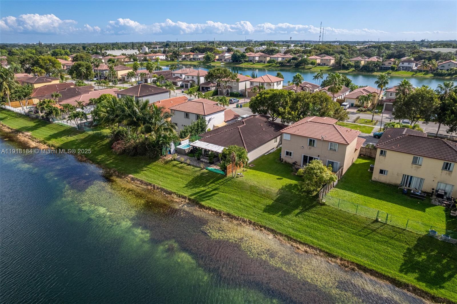 FOUR LAKES SEC 7 - Residential Lease