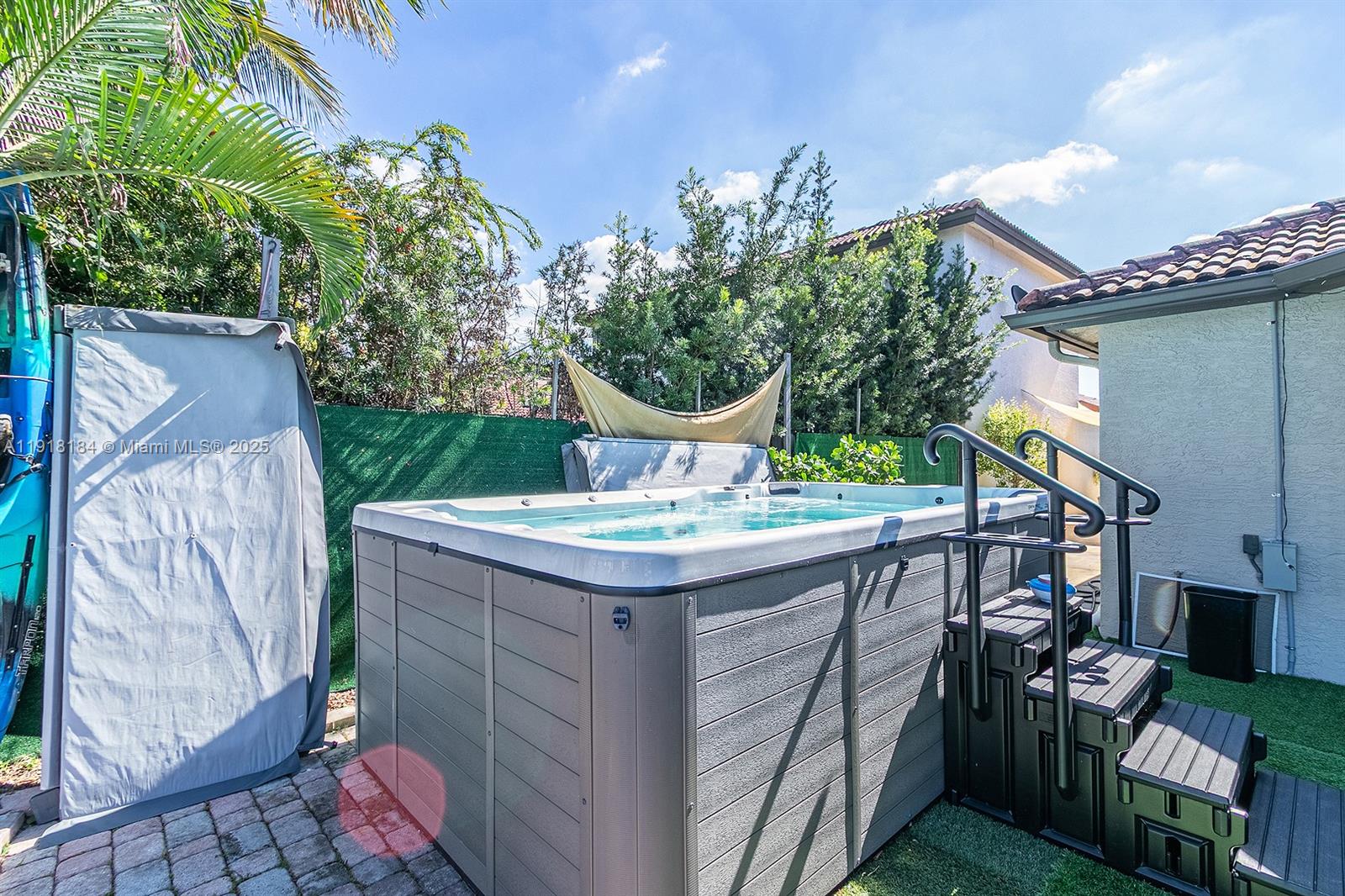 FOUR LAKES SEC 7 - Residential Lease