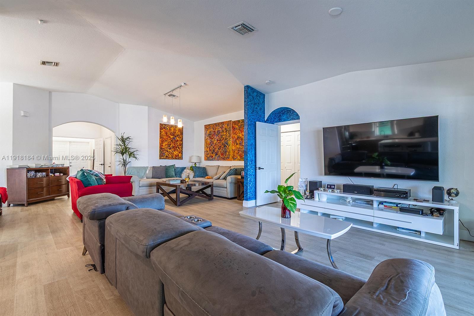 FOUR LAKES SEC 7 - Residential Lease