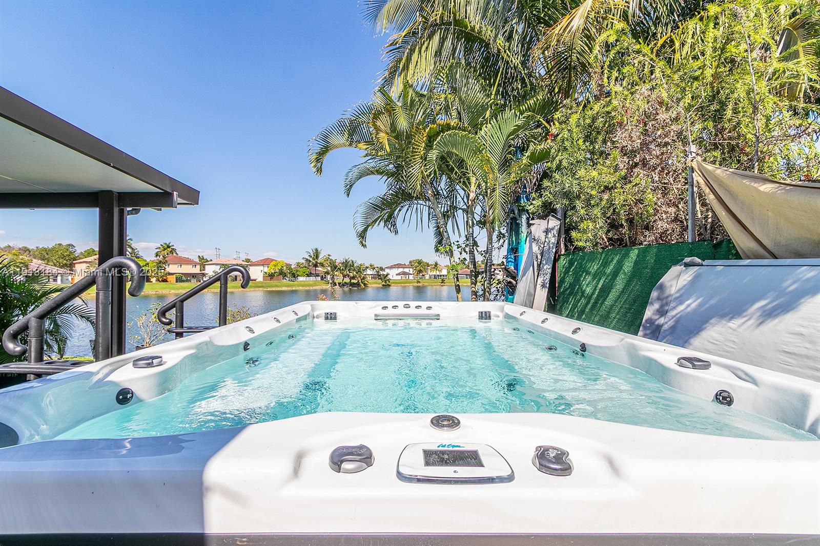 FOUR LAKES SEC 7 - Residential Lease