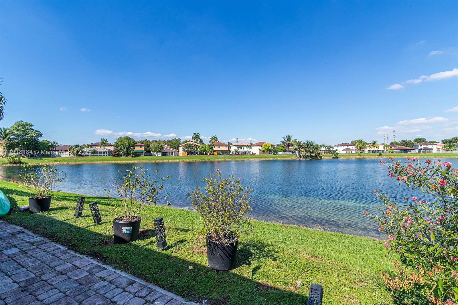 FOUR LAKES SEC 7 - Residential Lease