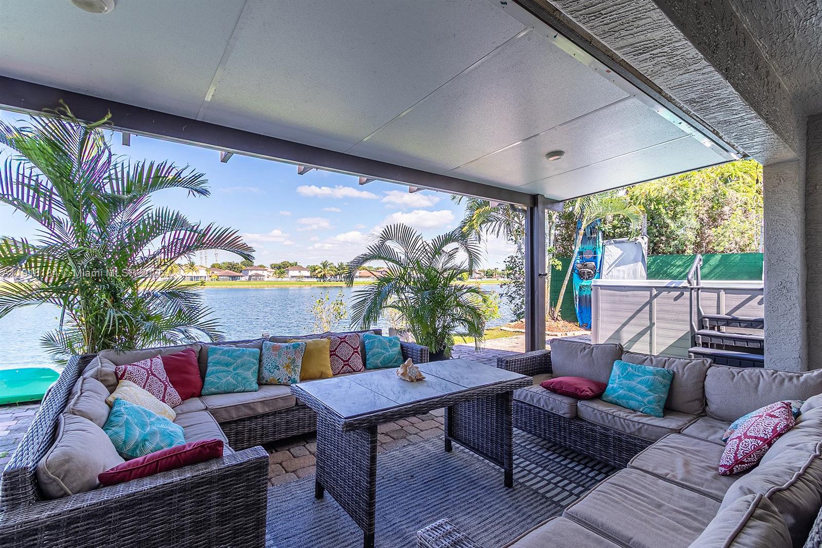 FOUR LAKES SEC 7 - Residential Lease