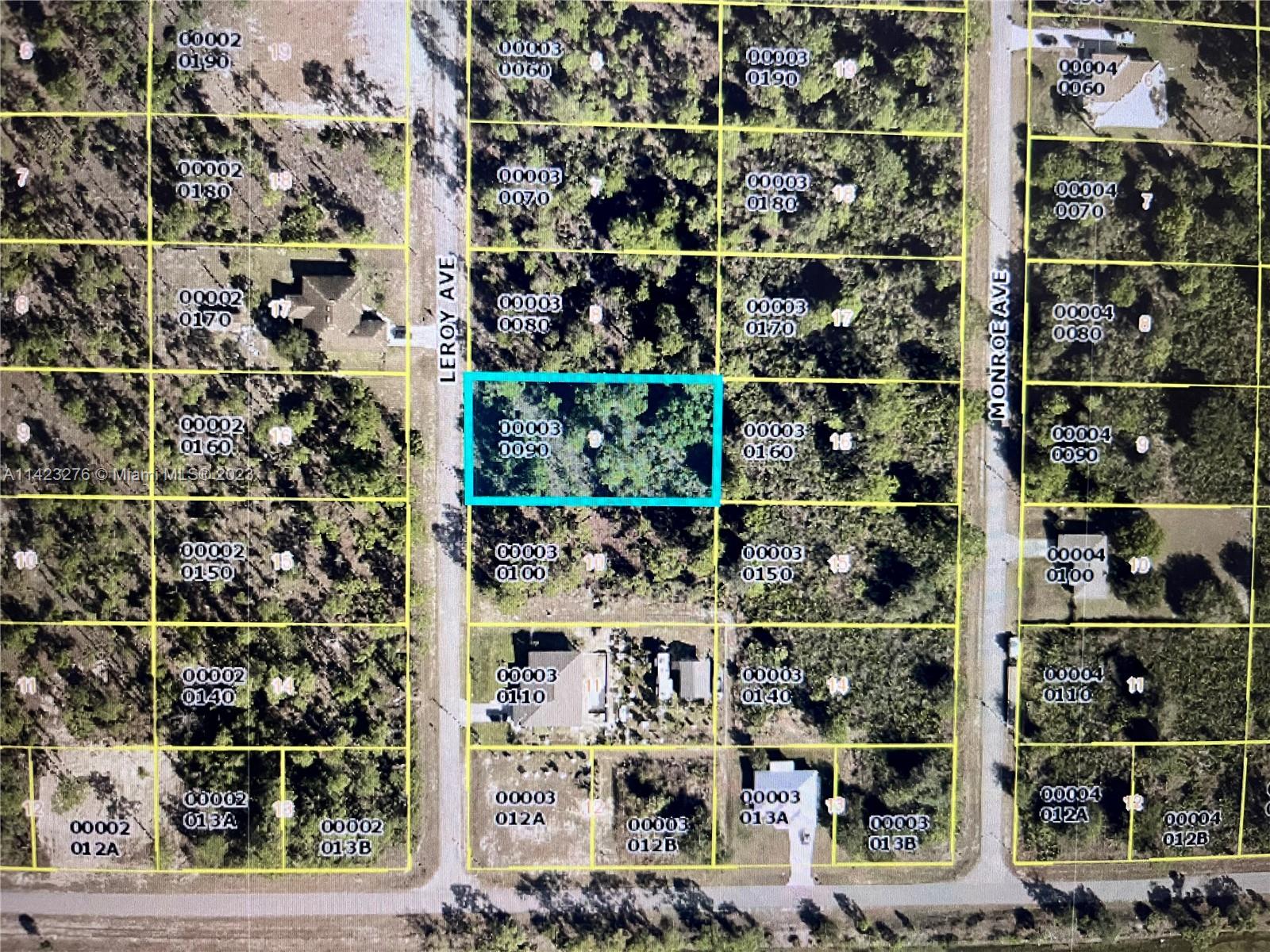 Perfect land to build your dream home surrounded by the tranquility of nature. This vacant lot is located just
minutes away from major roads, shopping centers and lots more.