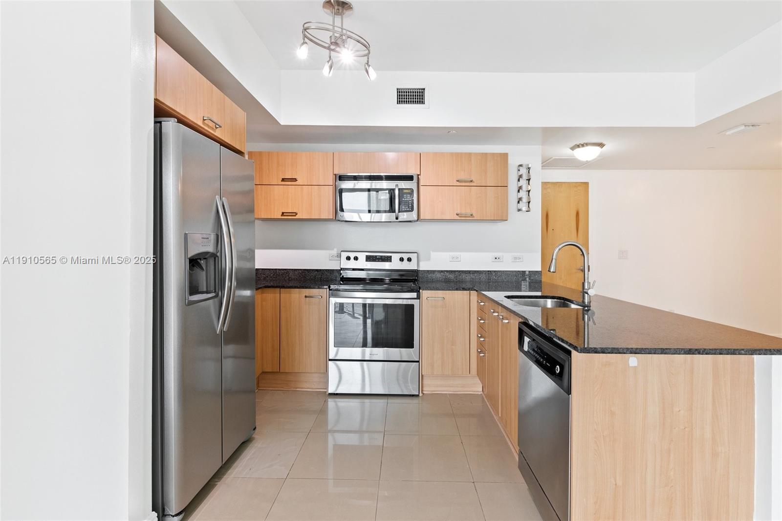 WIND CONDO - Residential