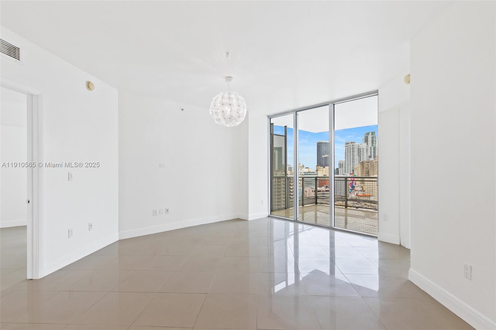 WIND CONDO - Residential