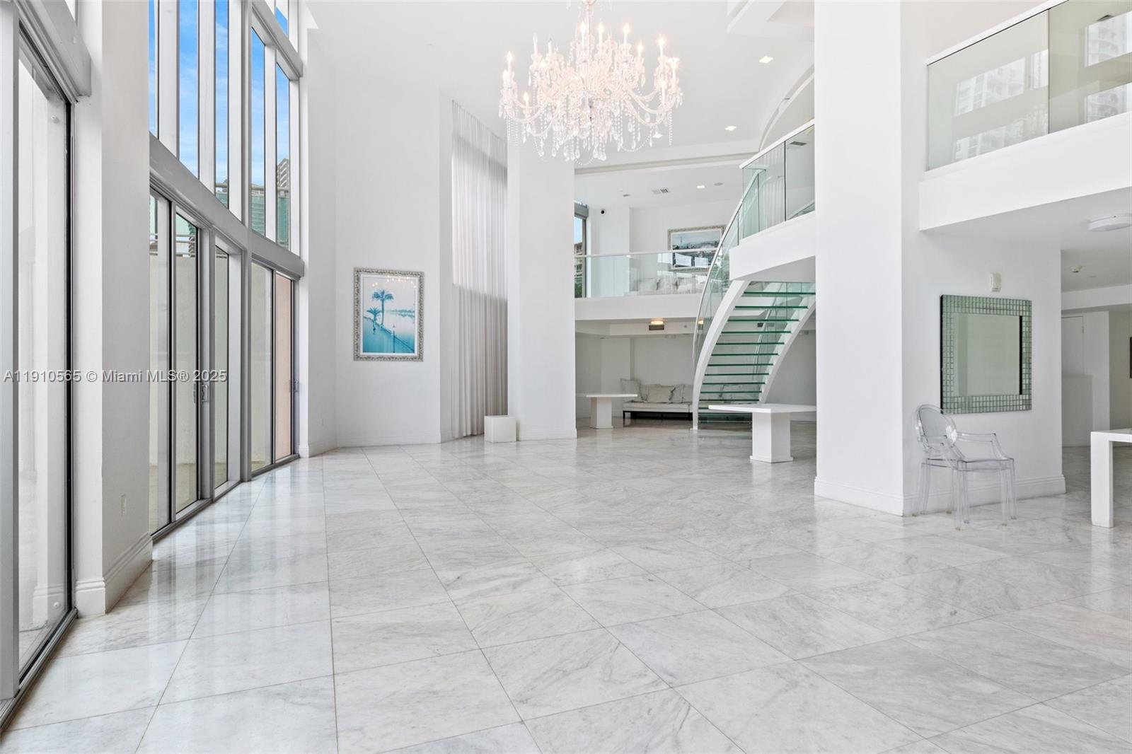 WIND CONDO - Residential