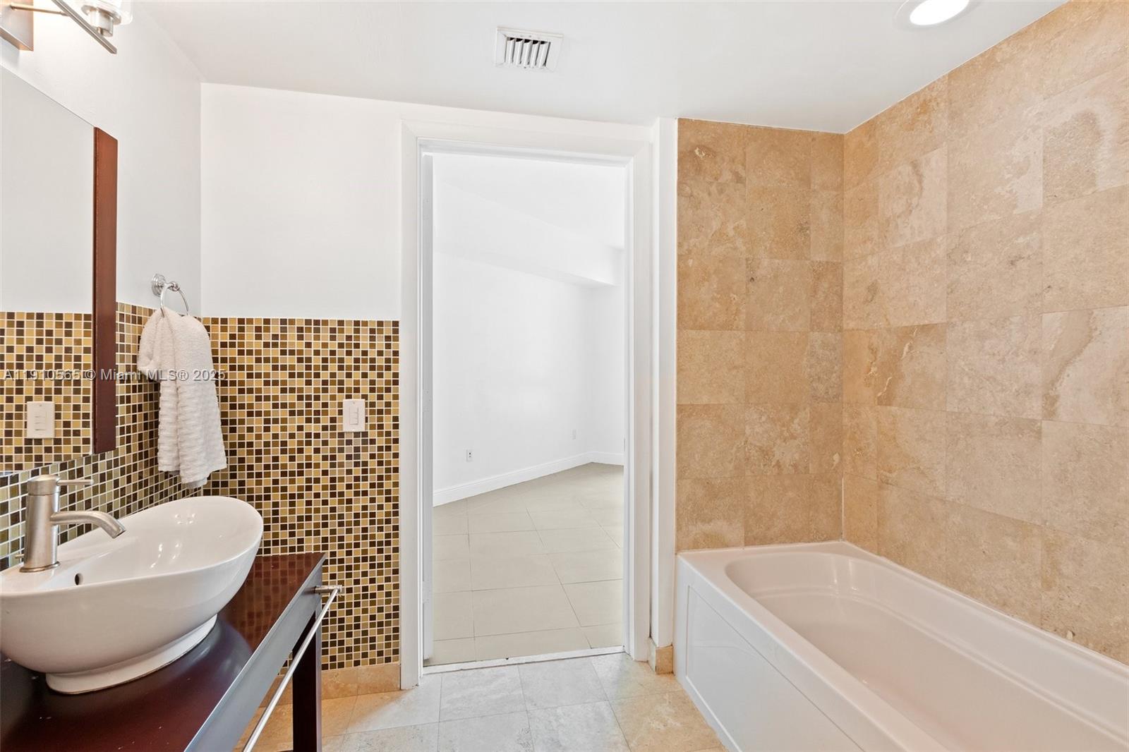 WIND CONDO - Residential