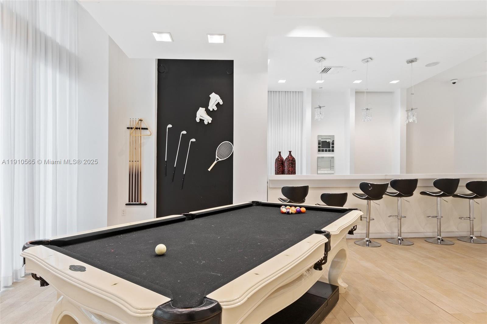 WIND CONDO - Residential