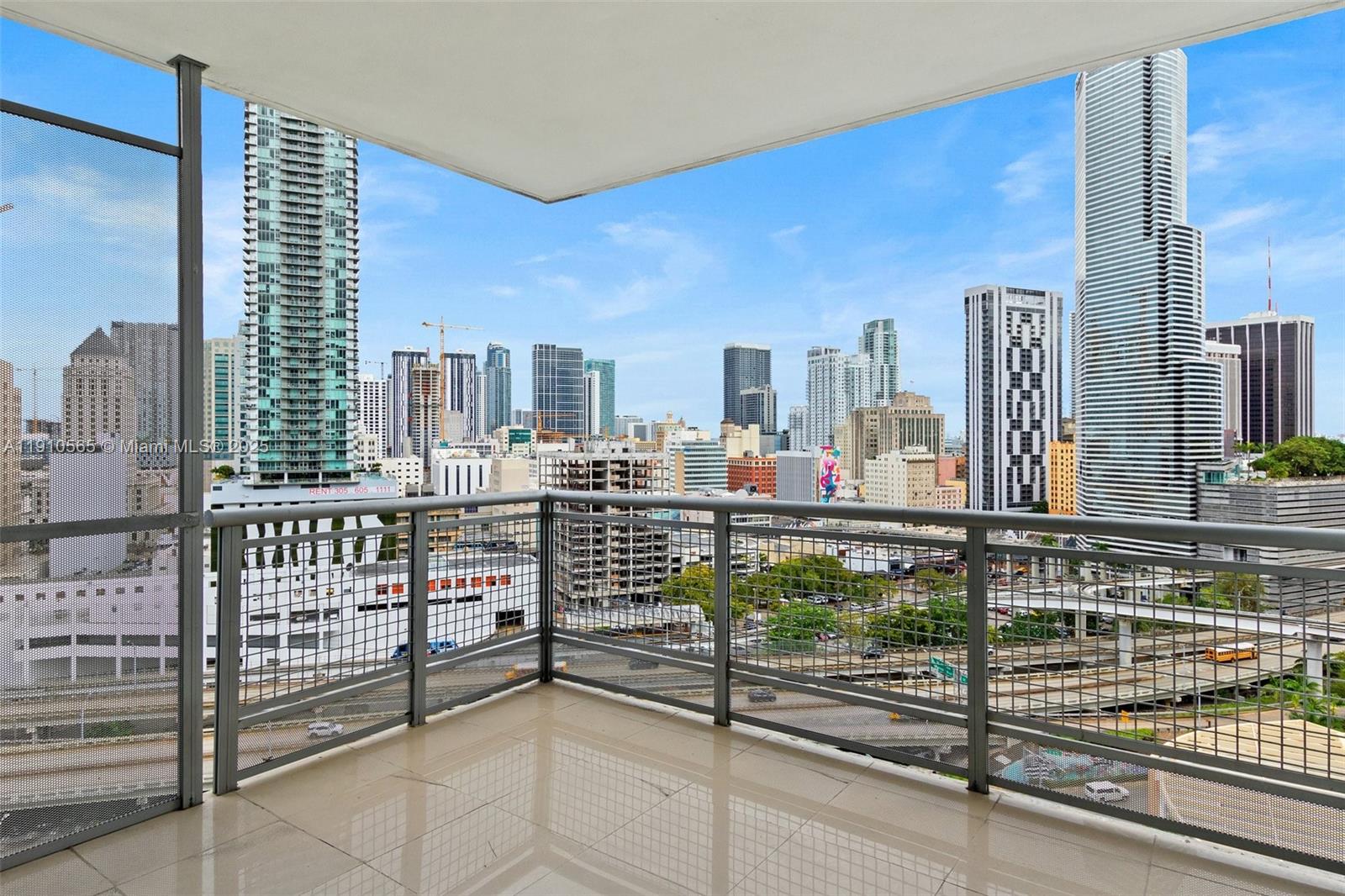 WIND CONDO - Residential