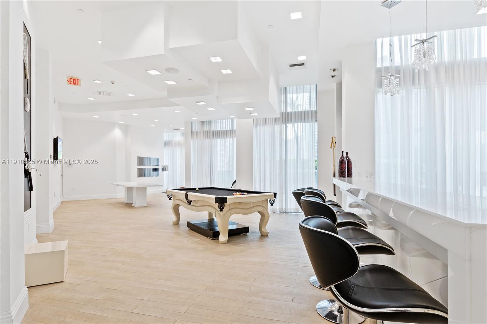 WIND CONDO - Residential