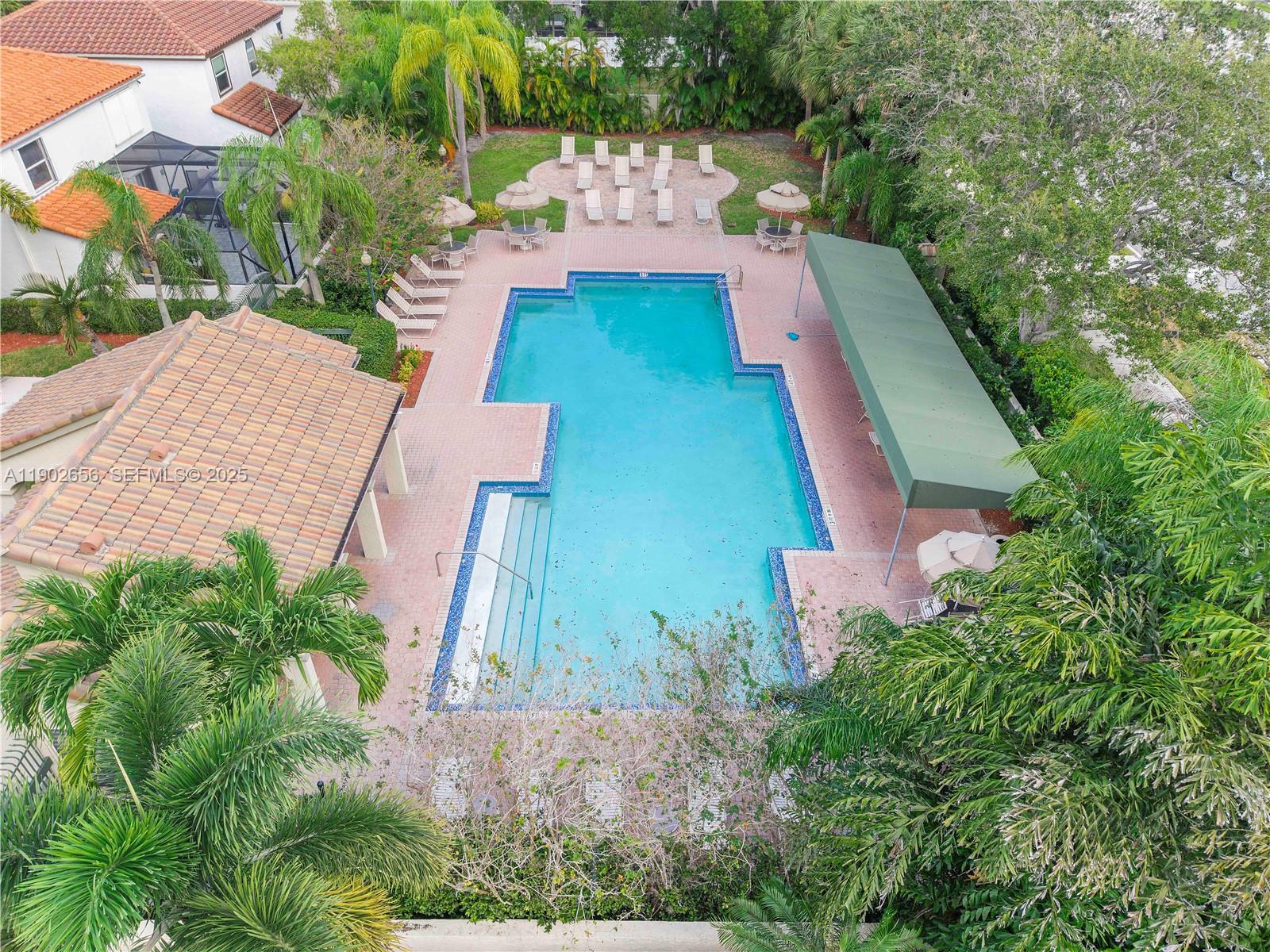 WEST GLEN MANOR - Residential