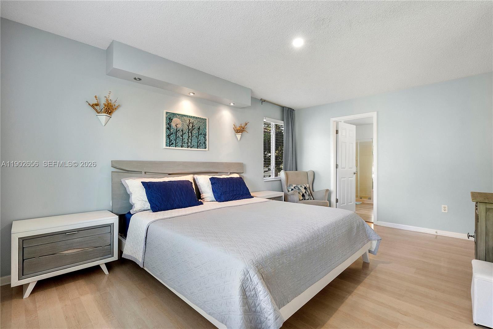 WEST GLEN MANOR - Residential