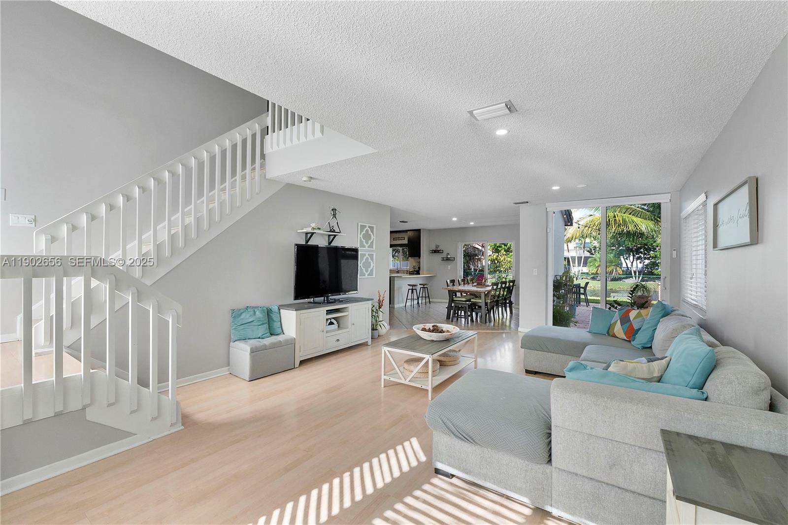 WEST GLEN MANOR - Residential