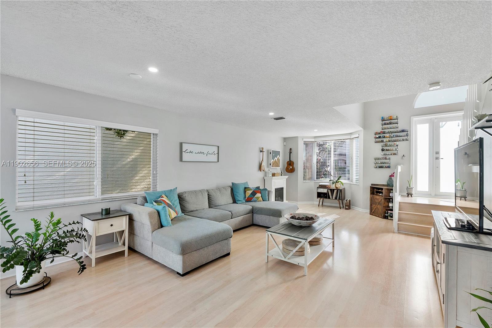 WEST GLEN MANOR - Residential