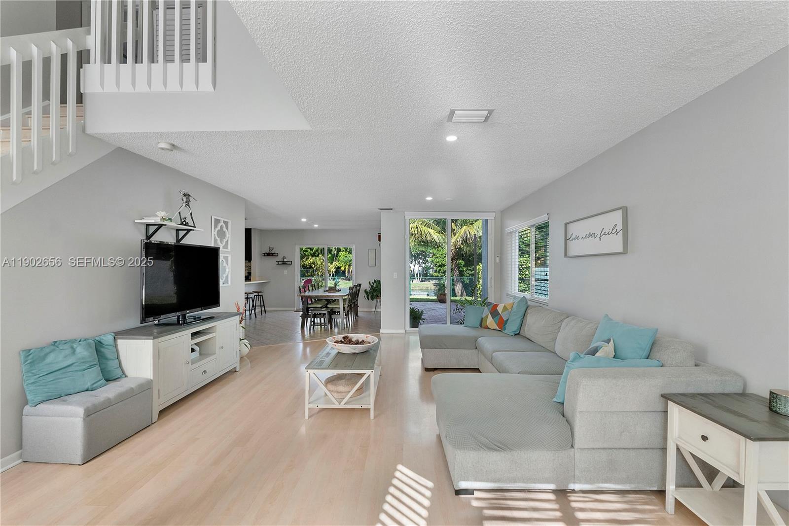 WEST GLEN MANOR - Residential